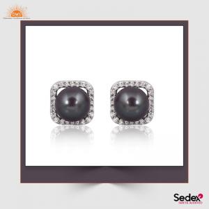 Shop Our Beautiful Black Pearl Jewelry Collection Today