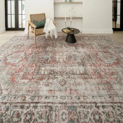 Vince Rouge - Traditional Medallion Patterned Carpet
